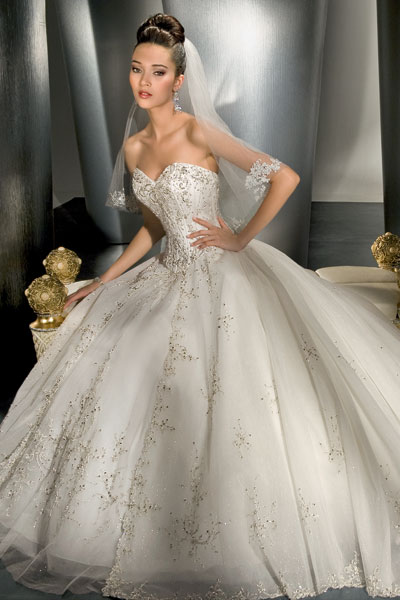 Suknia ślubna Demetrios 2010 model 984